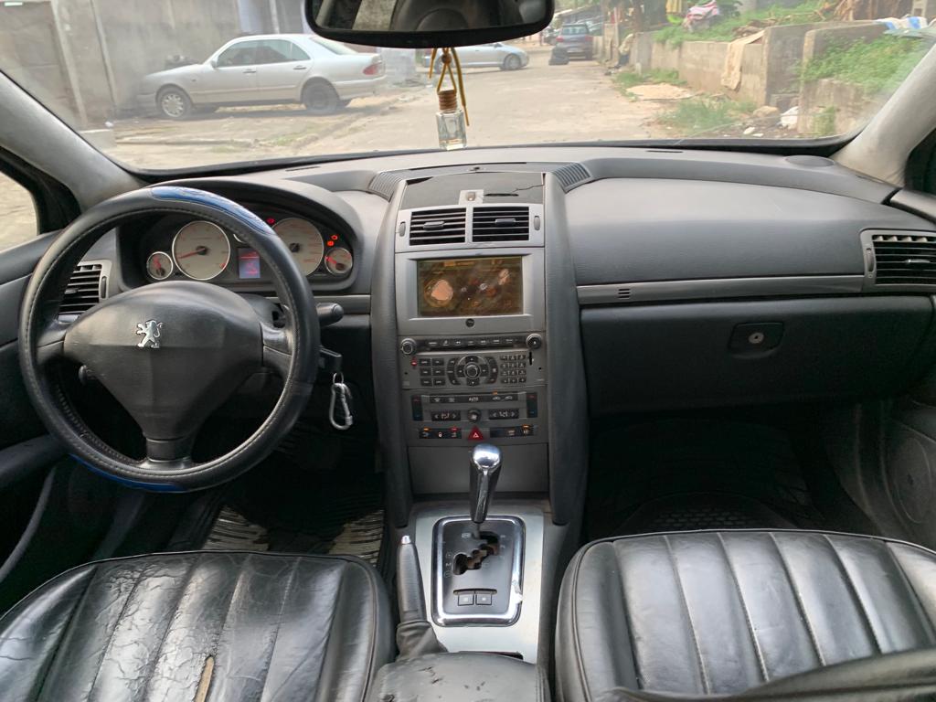 PEUGEOT 407 — photo 2
