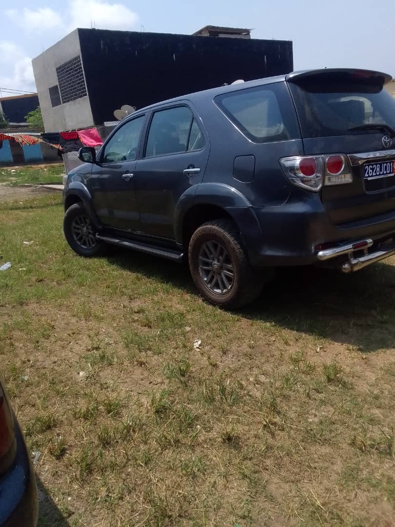 TOYOTA FORTUNER 2012 — photo 5