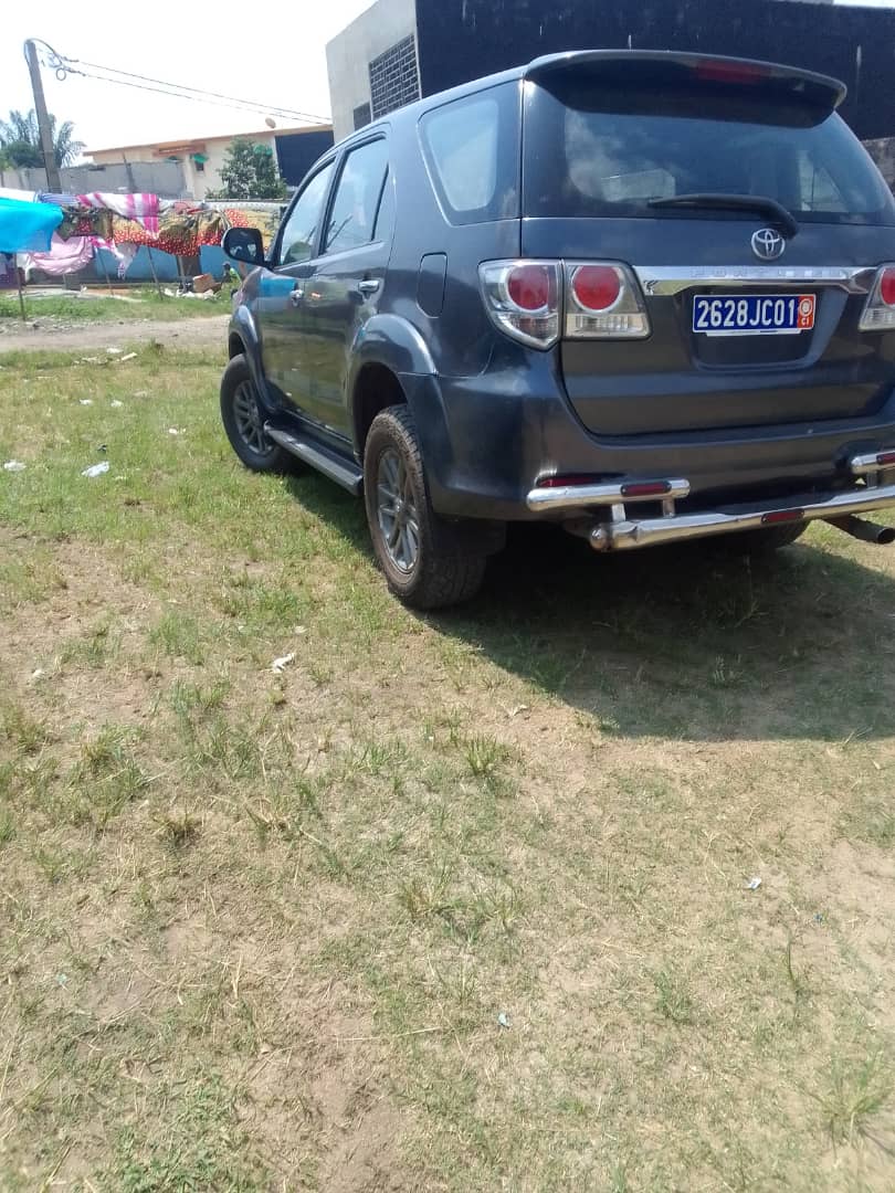 TOYOTA FORTUNER 2012 — photo 4