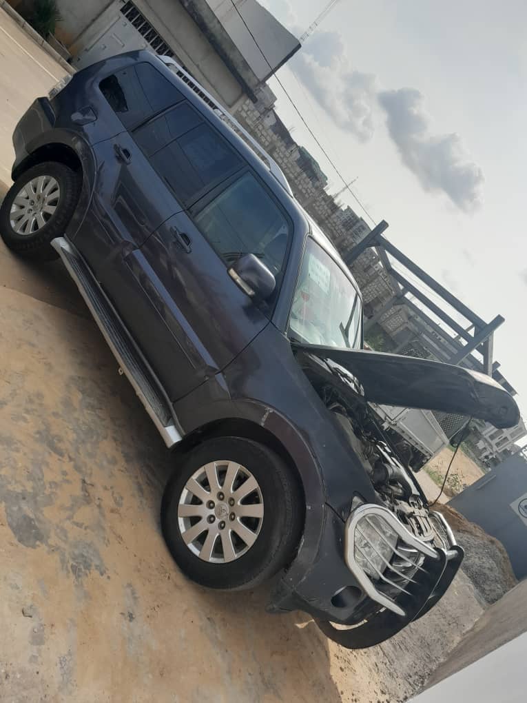 MITSIBUSHI PAJERO 2009