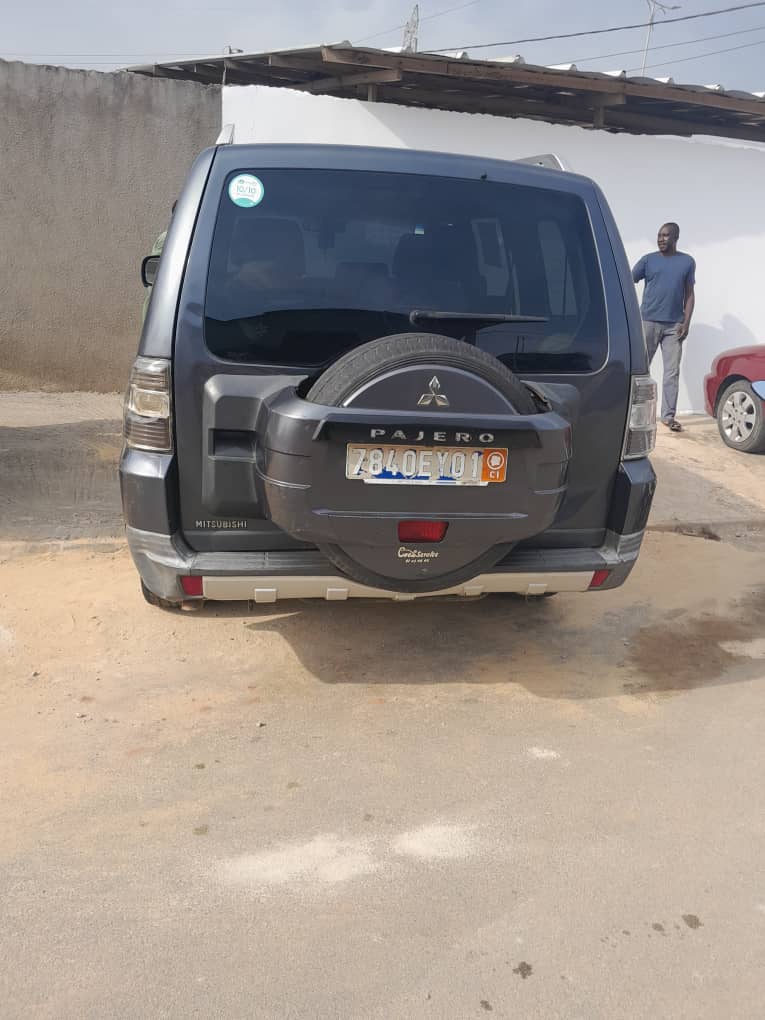 MITSIBUSHI PAJERO 2009 — photo 7