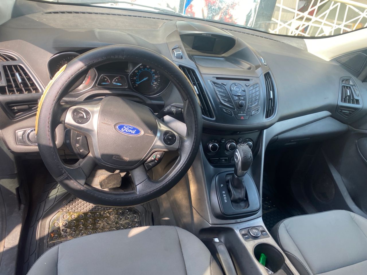 FORD ESCAPE 2015 — photo 3