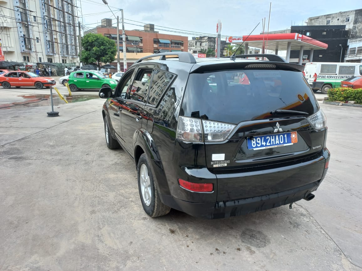 Mitsubishi Outlander — photo 3