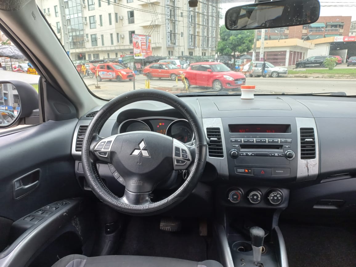 Mitsubishi Outlander — photo 4