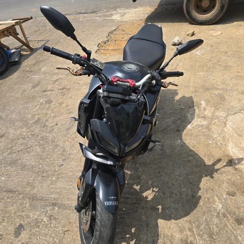 YAMAHA MT09 — photo 3