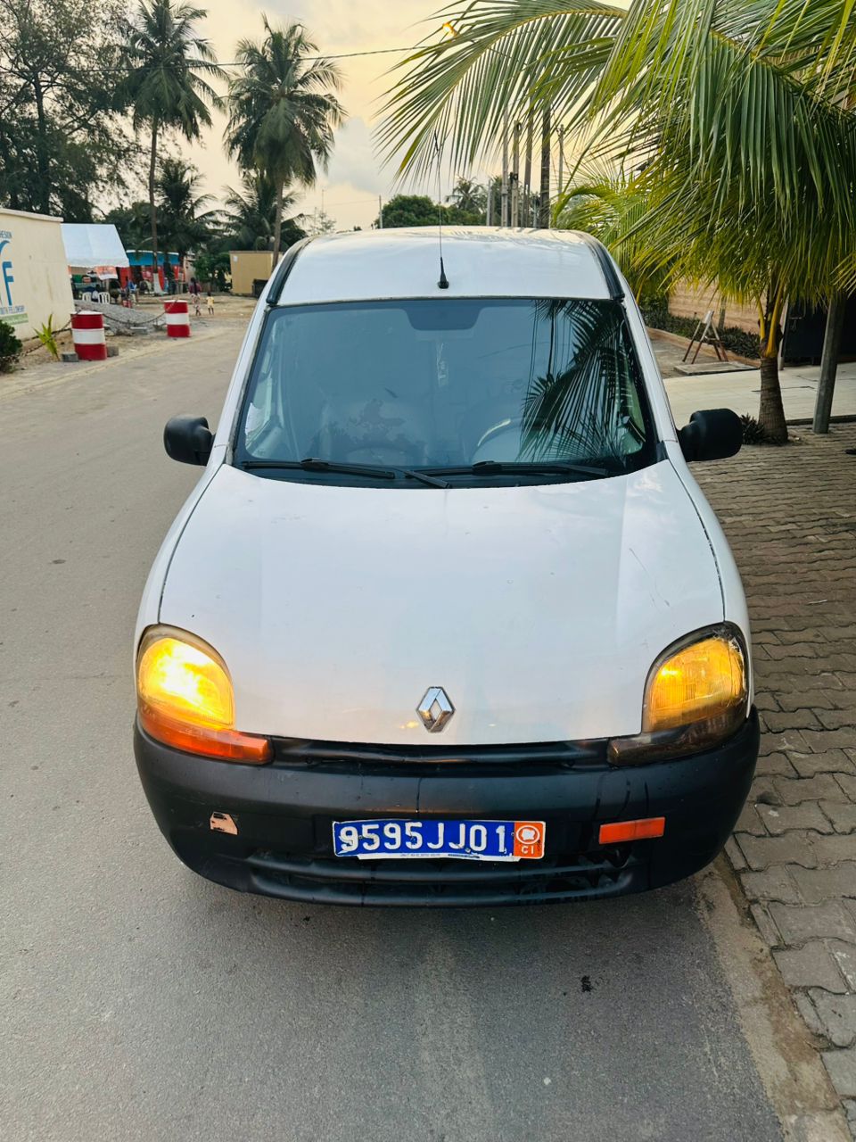 Belle occasion Renault Kangoo disponible sur Abidjan
