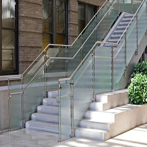 RAMPE D'ESCALIERS INOX VITREE ABIDJAN — photo 2