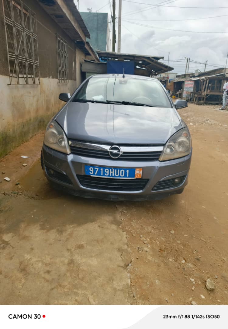 VOITURE OPEL A VENDRE — photo 2