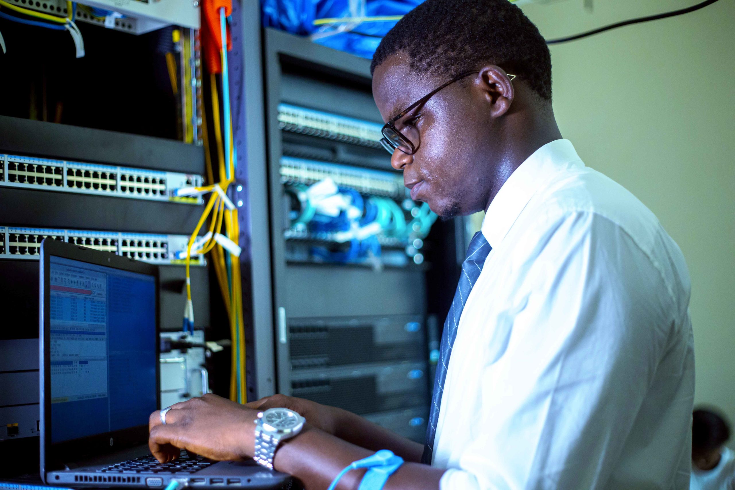 TECHNICIEN SYSTEMES ET RESEAUX H/F