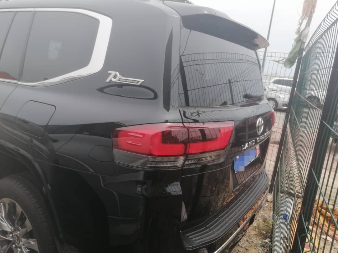 TOYOTA LAND CRUISER VX_R — photo 2