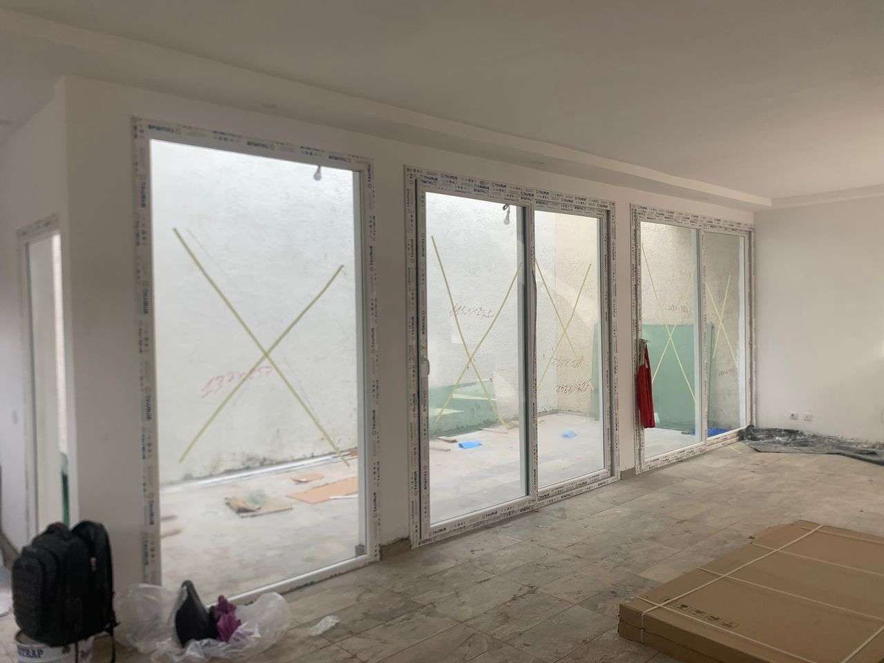BAIE VITREE COULISSANTE PVC OU ALUMINIUM — photo 4