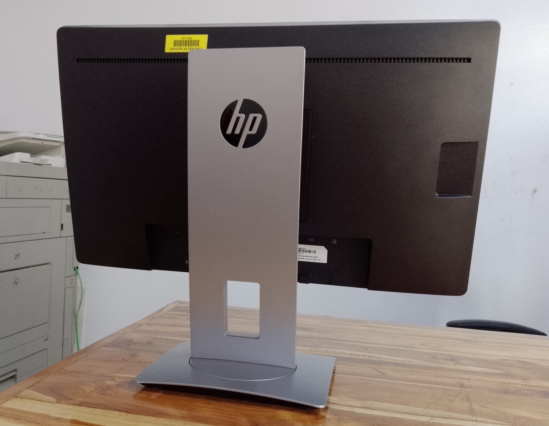 Ecran HP E240C FULLHD 24" — photo 2