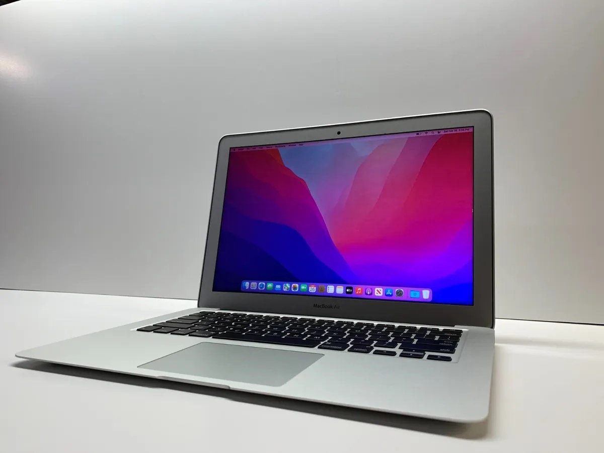 MacBook Air ( 13- inch, 2015 ) — photo 2